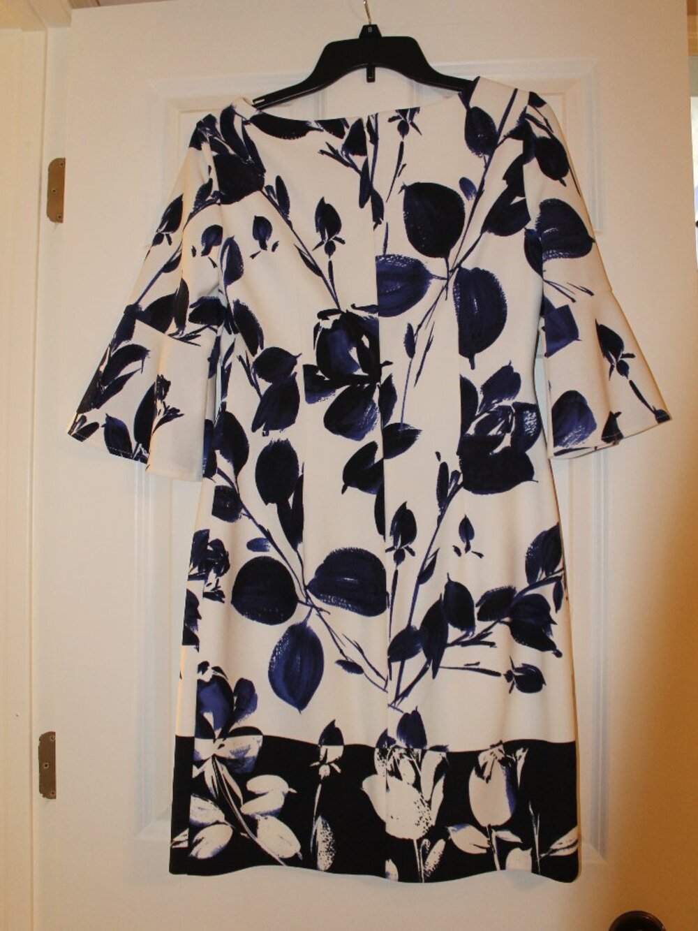 Vince Camuto Sheath dress Flower Floral design EUC - Picture 2 of 9